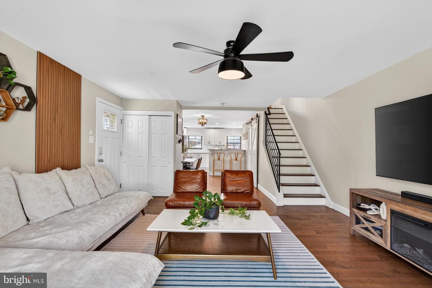 7277 Valley Avenue photo 6