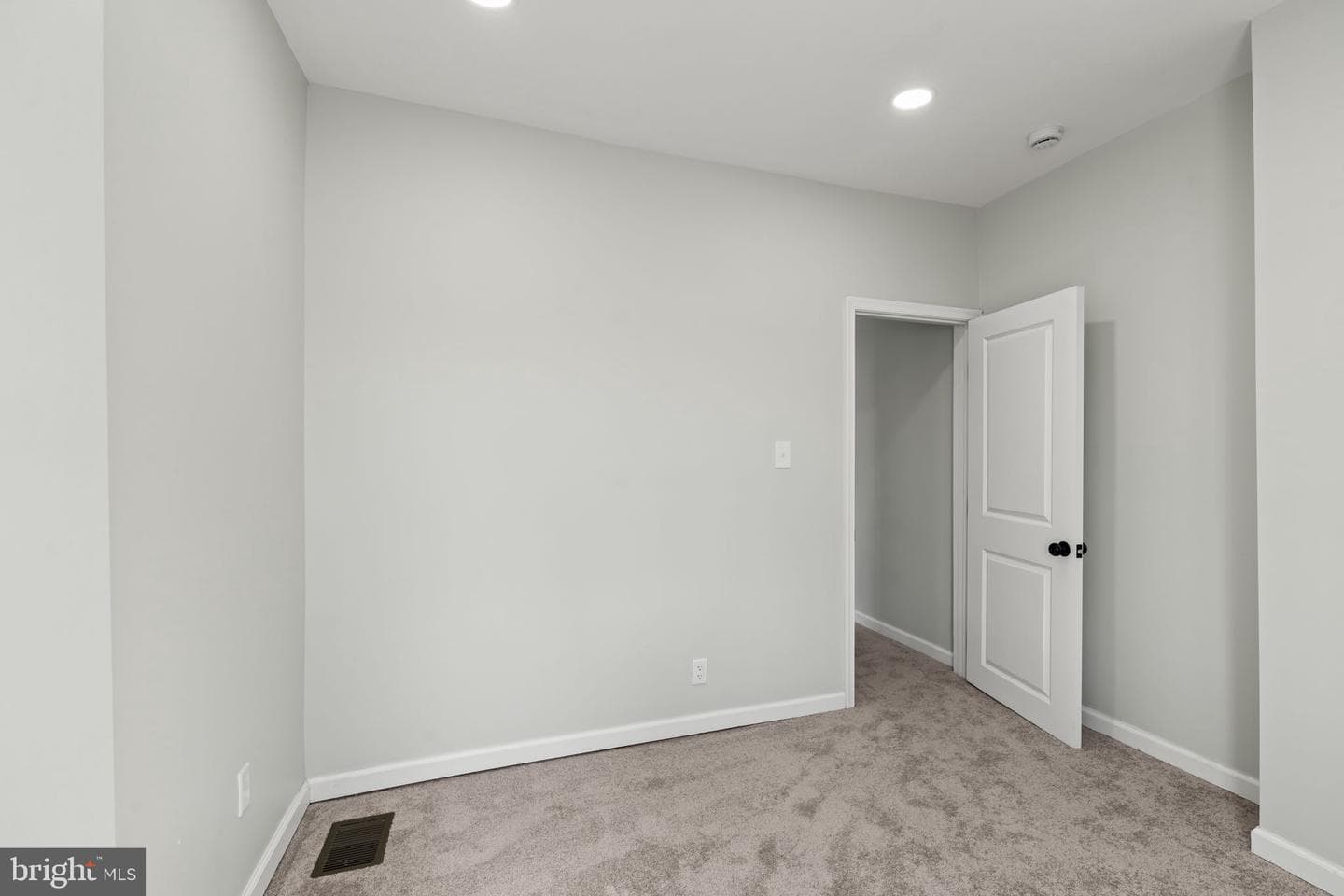 6154 Kingsessing Ave photo 20