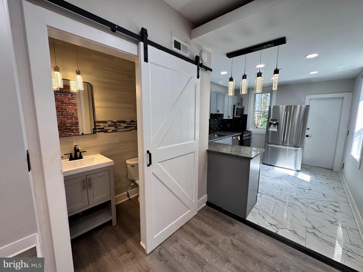 5511 Pemberton Street photo 12