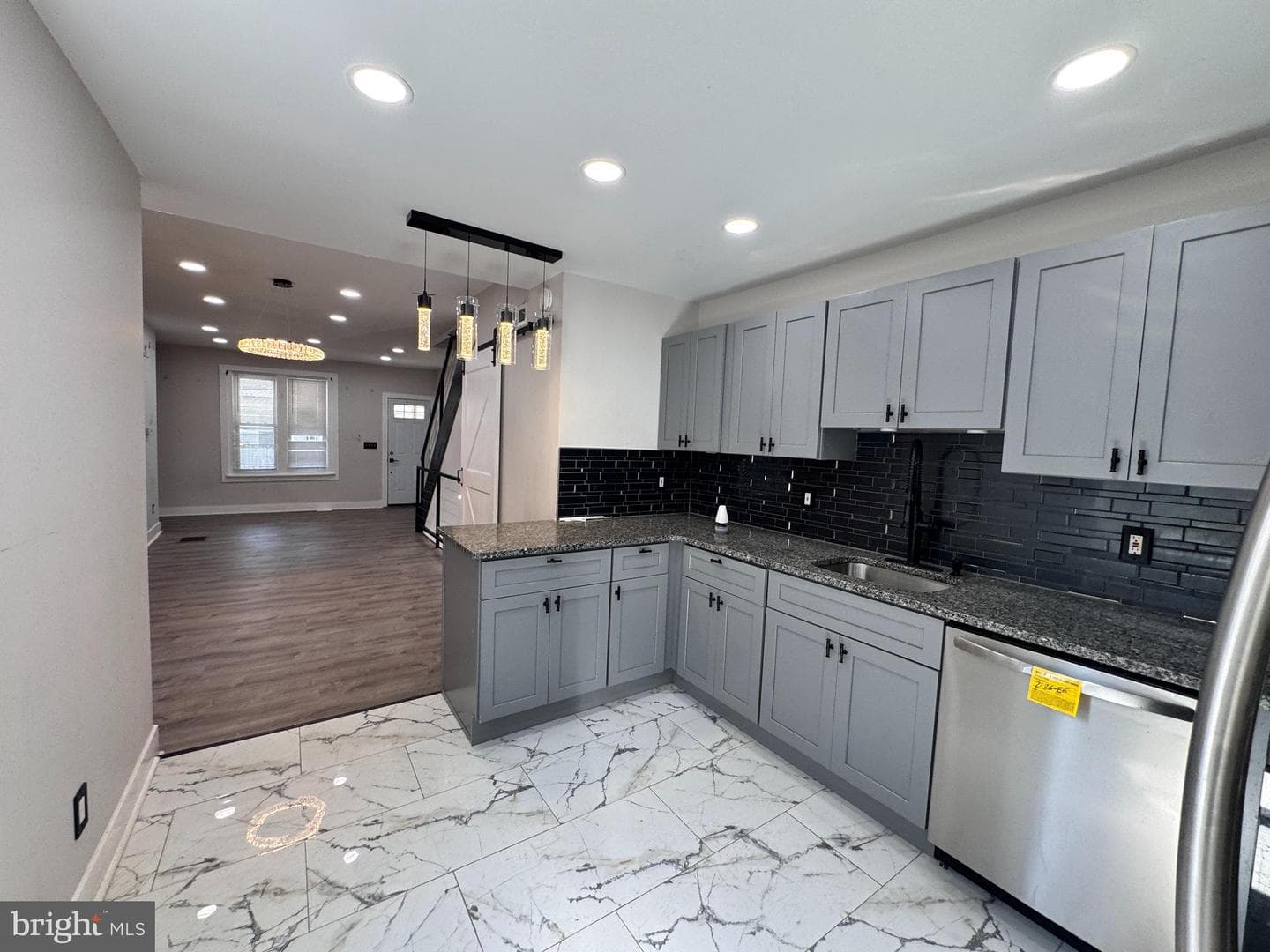 5511 Pemberton Street photo 8
