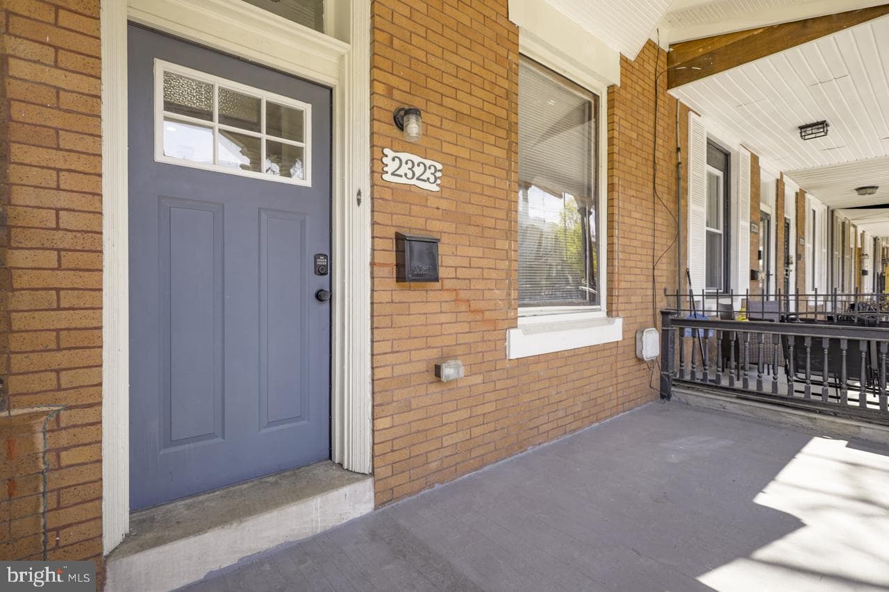 2323 W Cumberland Street photo 2