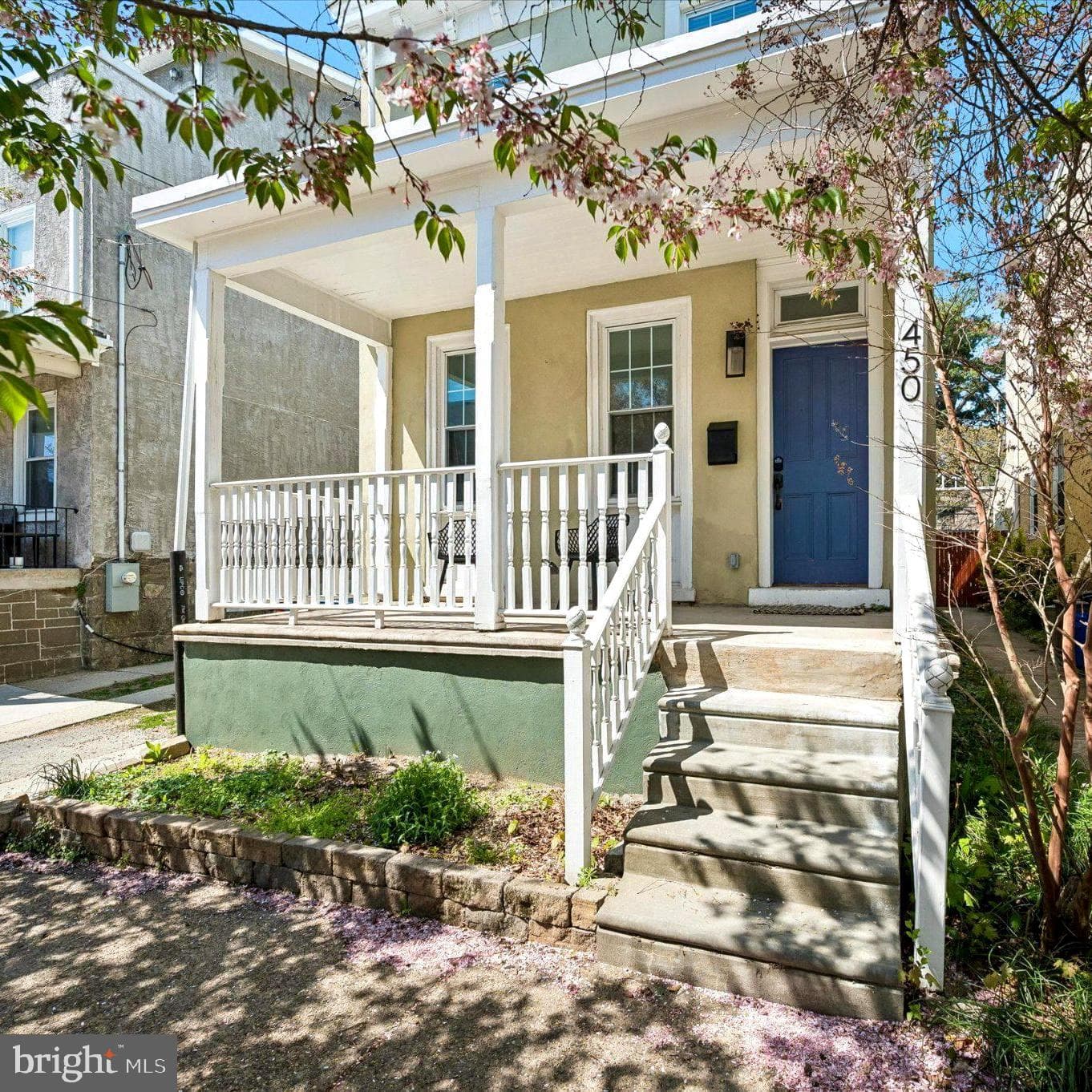 450 Leverington Avenue