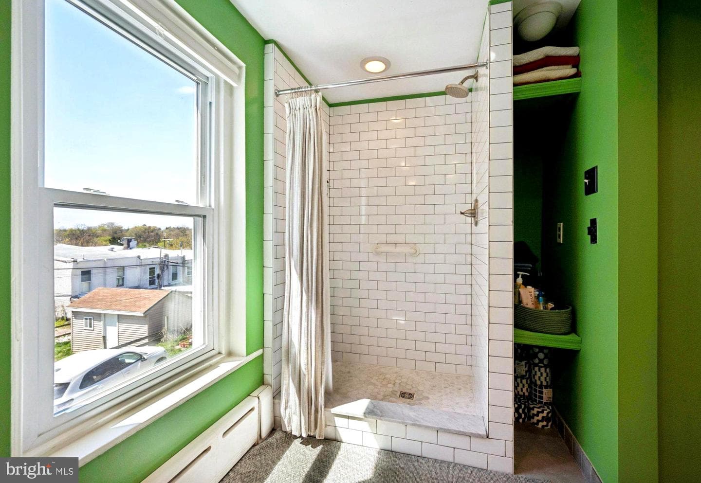 450 Leverington Avenue photo 21