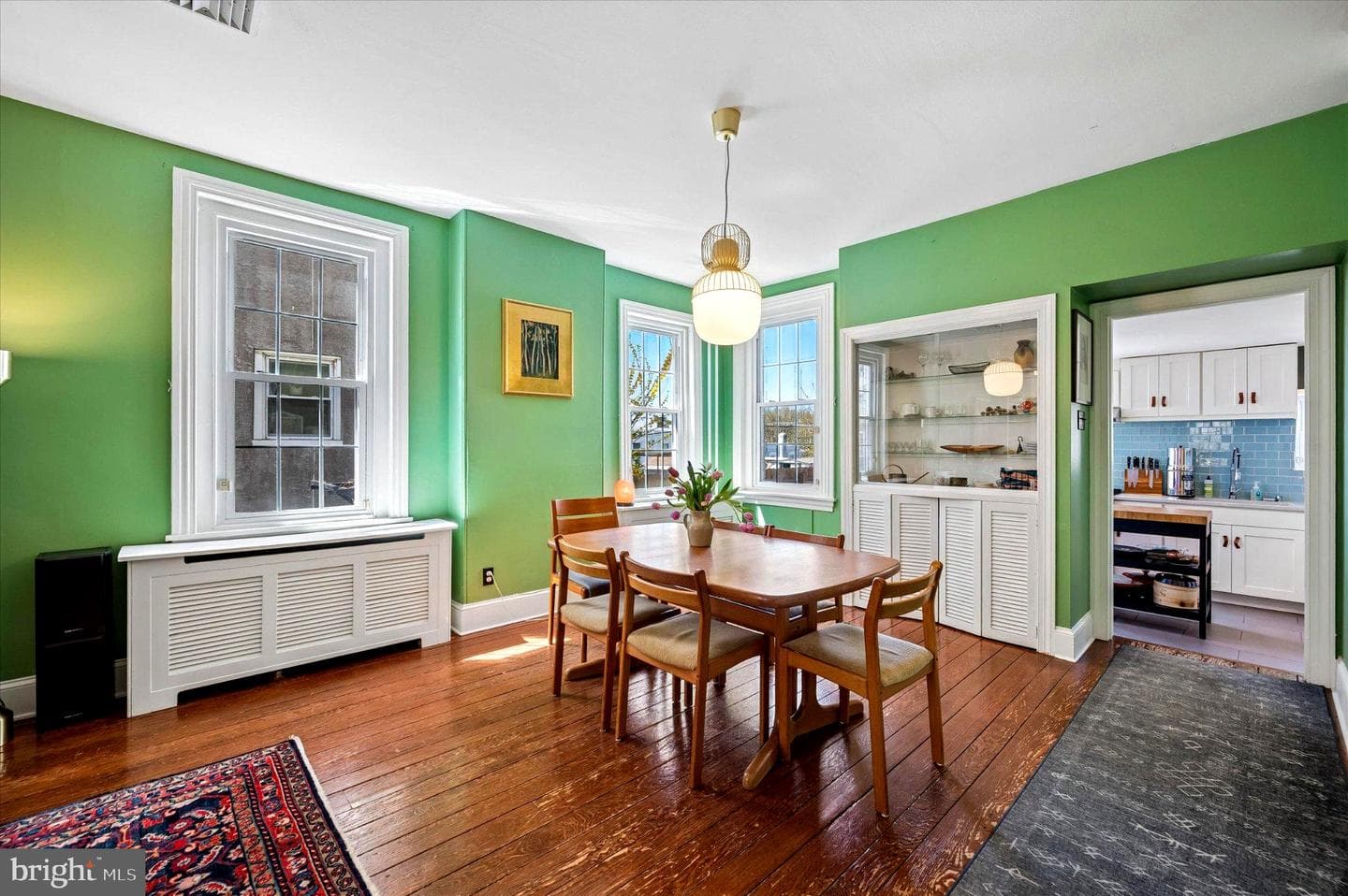 450 Leverington Avenue photo 9