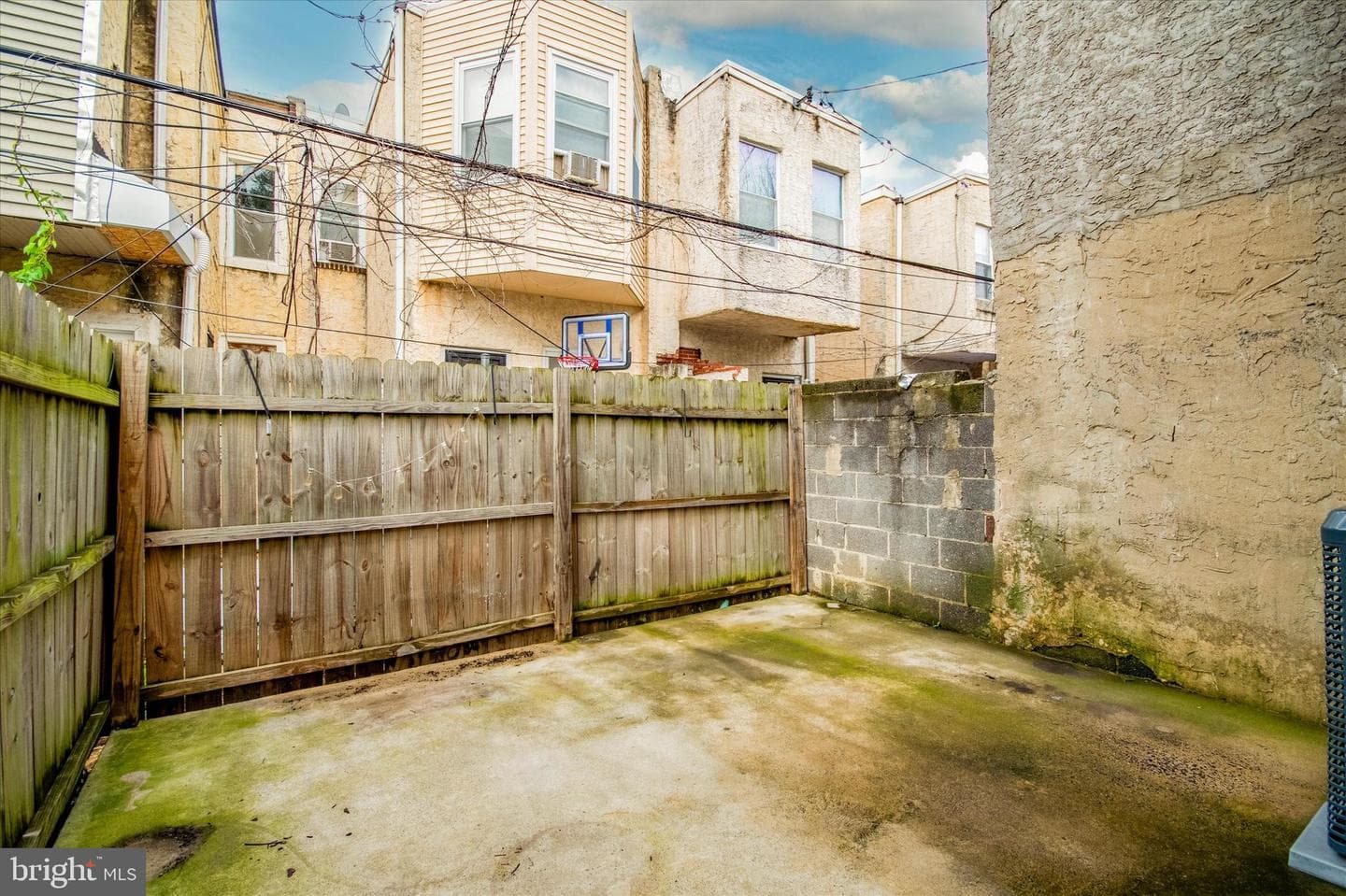 2004 N Cleveland Street photo 25