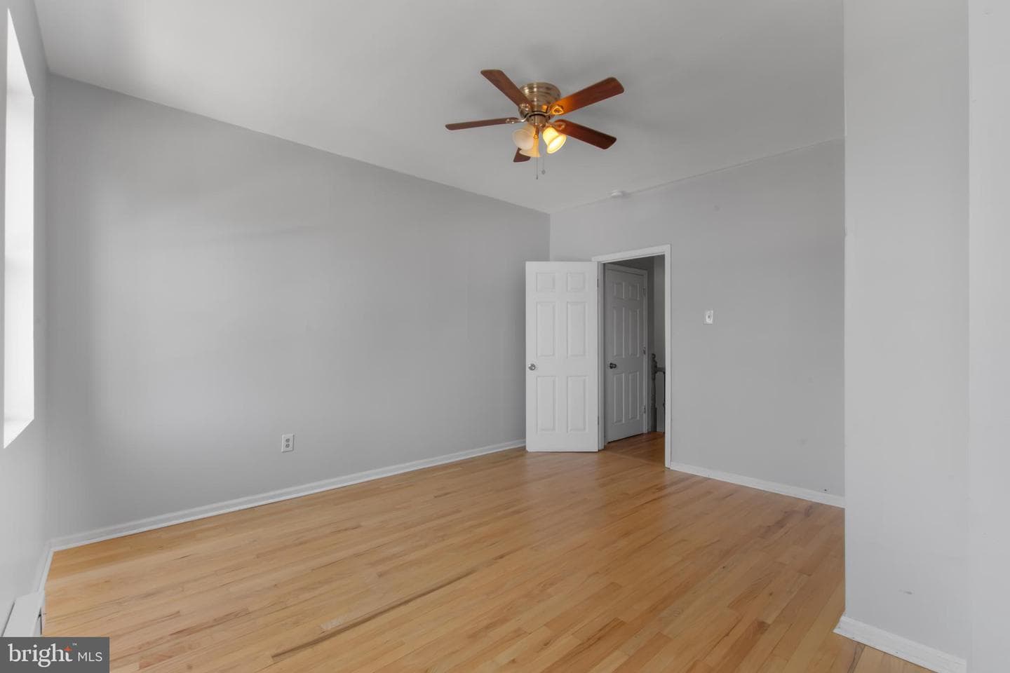 2545 N Marshall Street photo 11