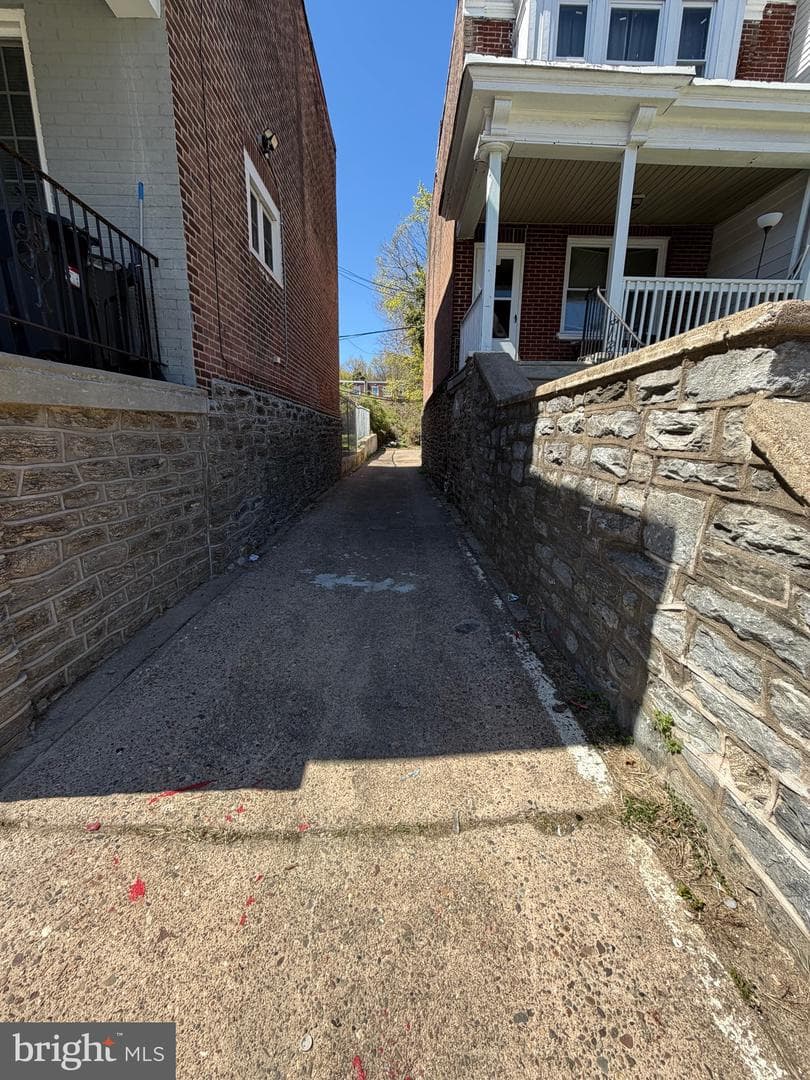 535 E Penn Street photo 21