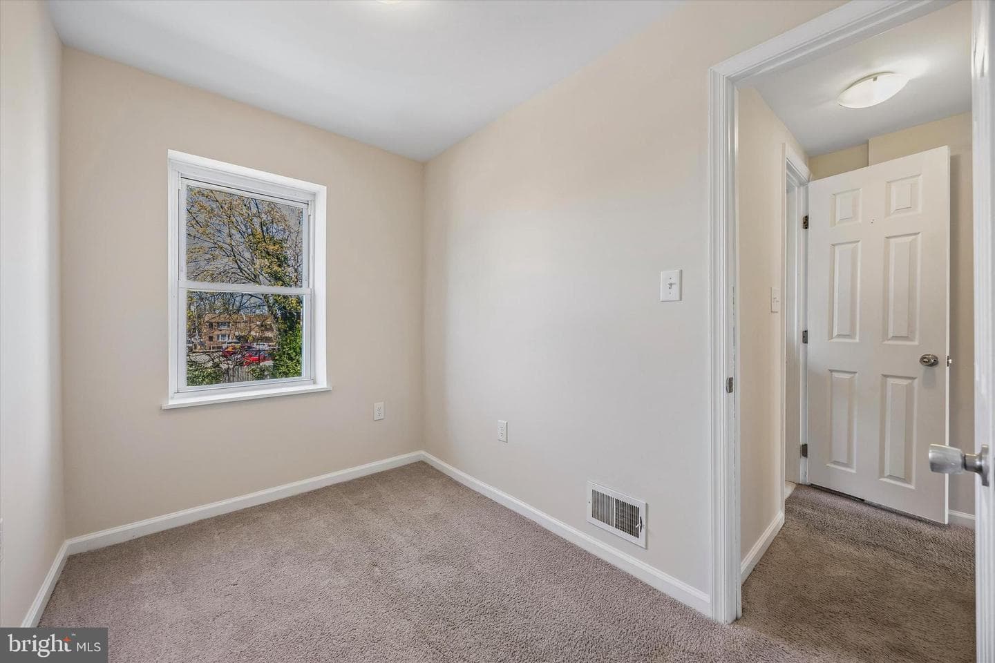 436 Lemonte Street photo 15
