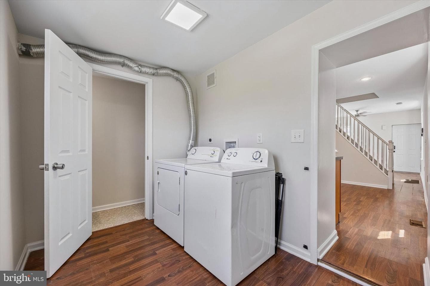 436 Lemonte Street photo 9