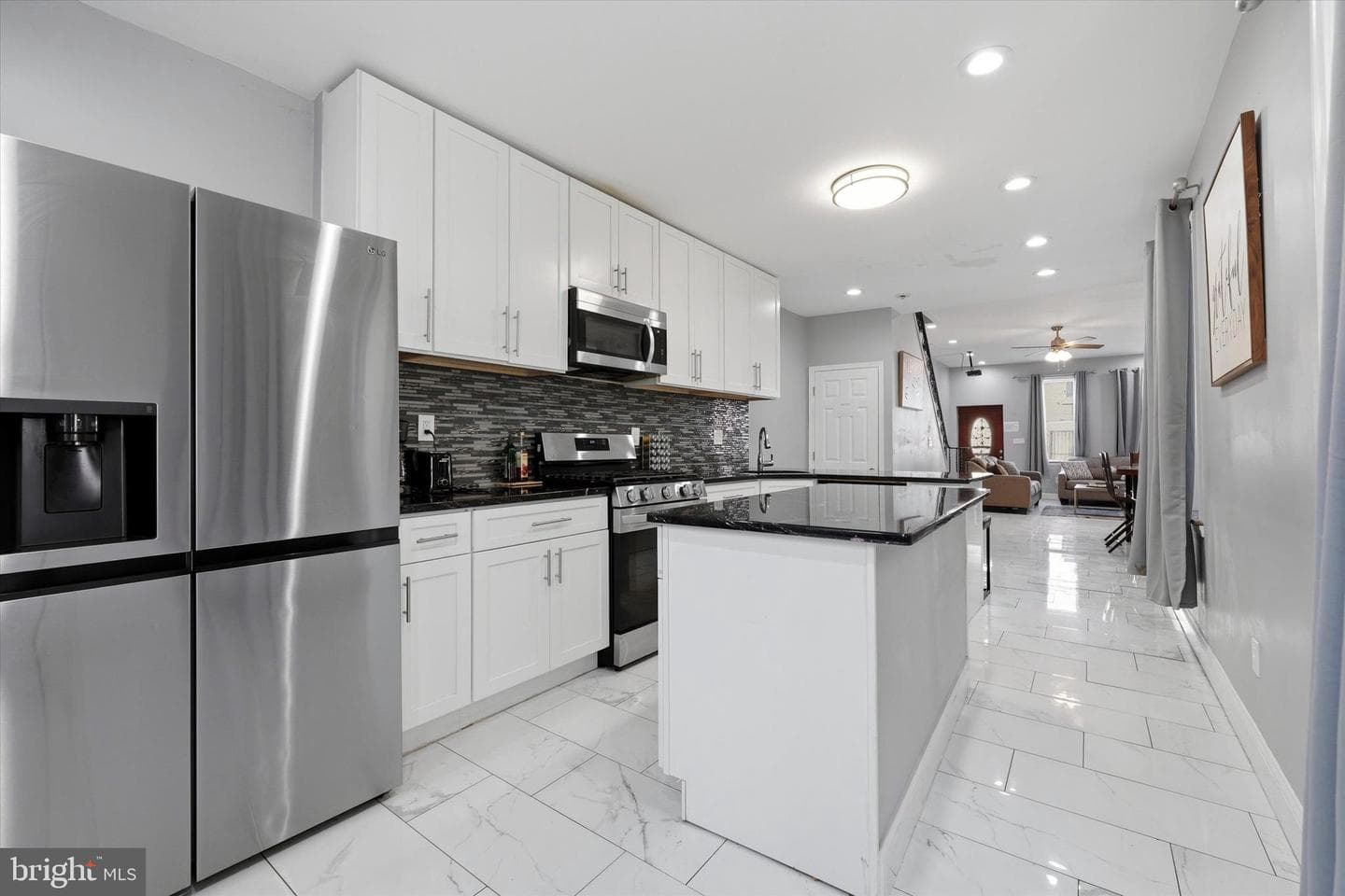 2057 N Franklin Street photo 10