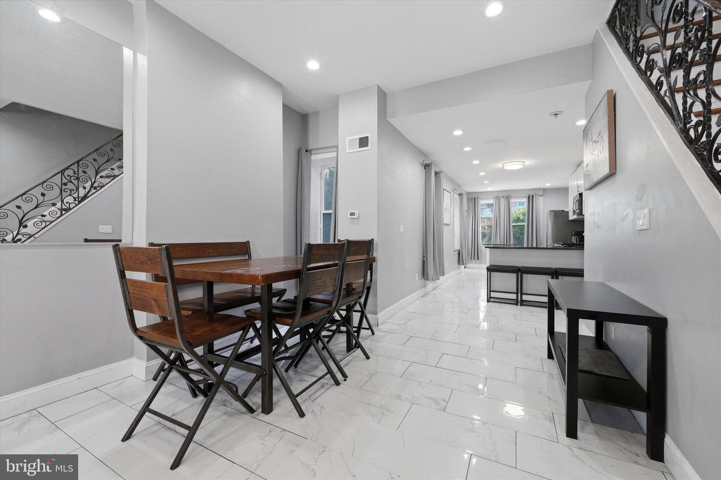 2057 N Franklin Street photo 5