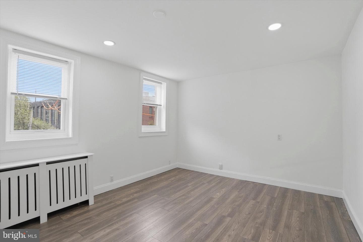 286 Leverington Avenue photo 17