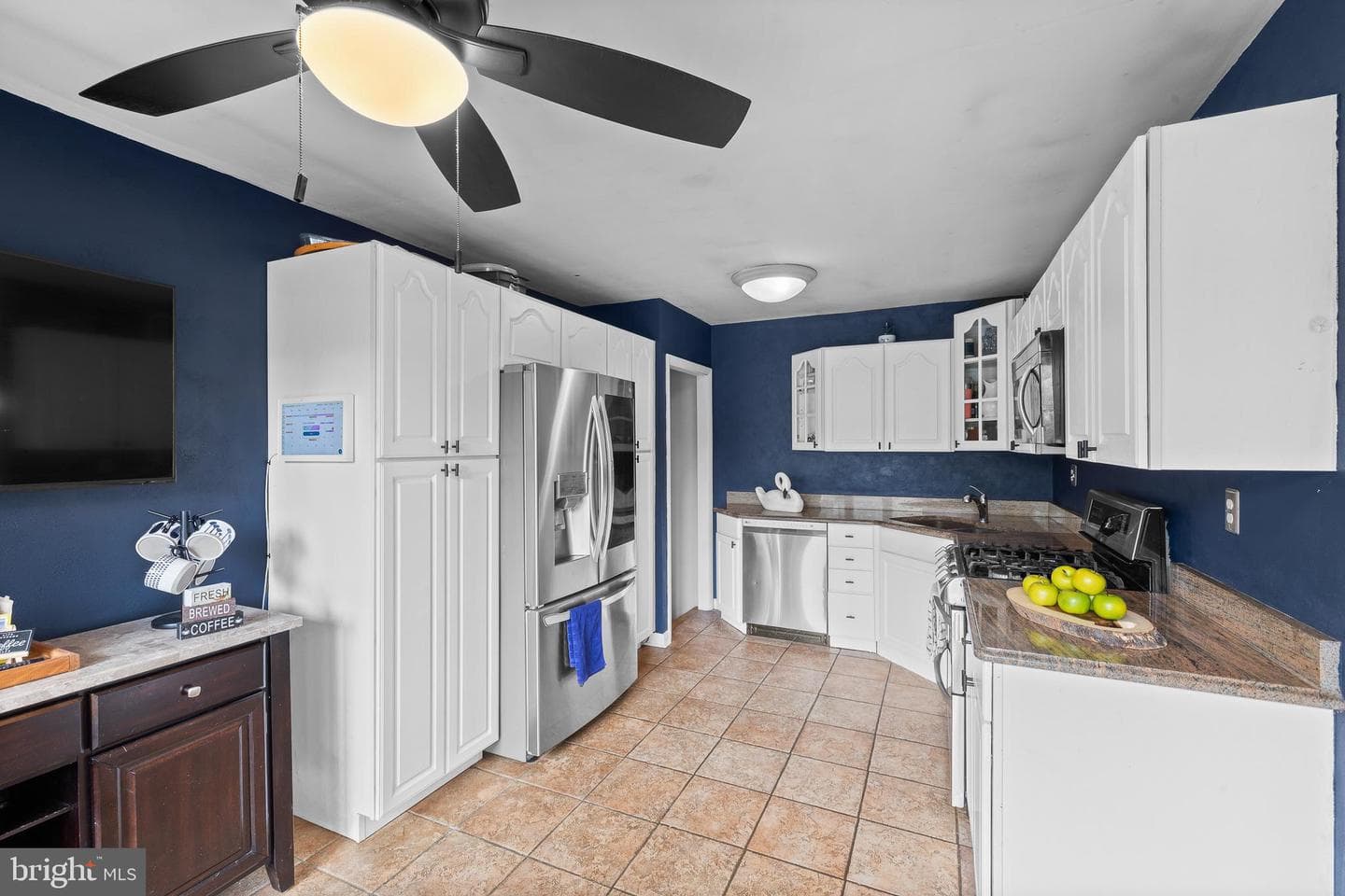 1044 Bloomfield Avenue photo 9