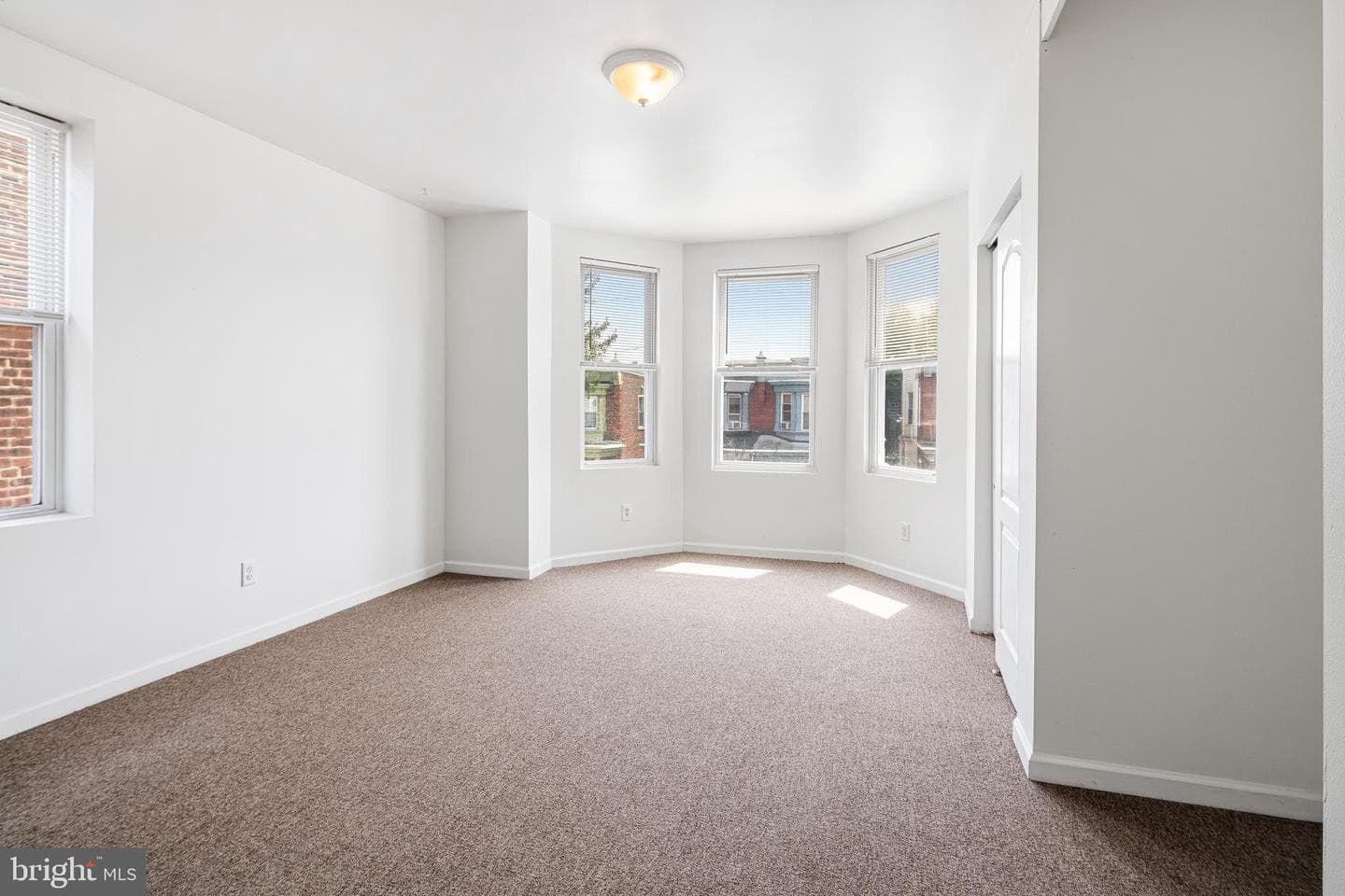 151 W Abbottsford Avenue photo 16
