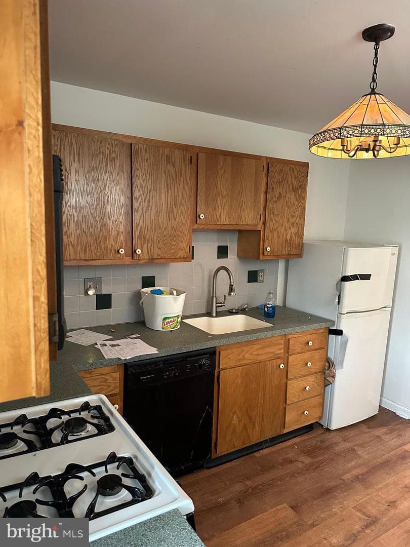 2982 Salmon Street photo 6