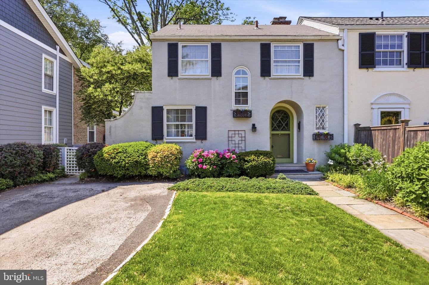 233 E Evergreen Avenue
