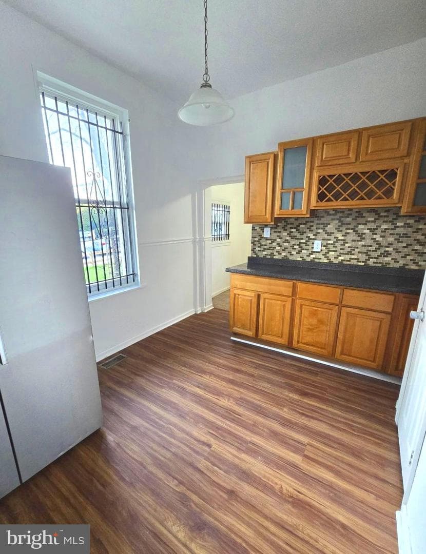 1513 W Tioga Street photo 22
