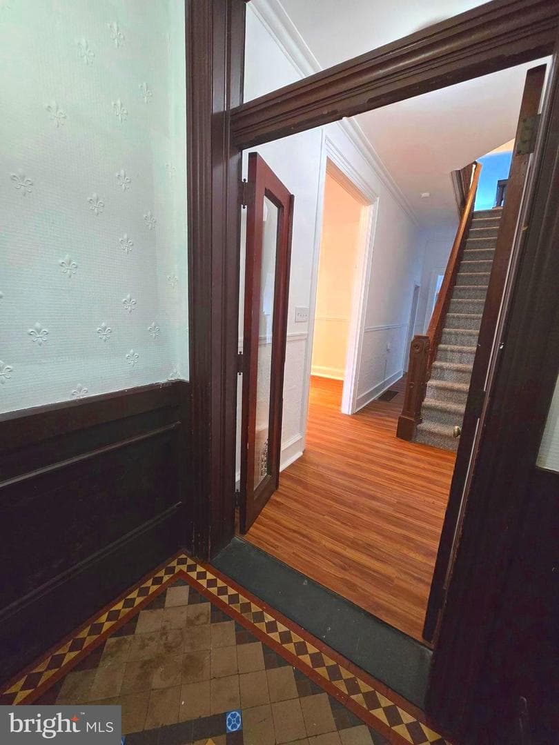 1513 W Tioga Street photo 5