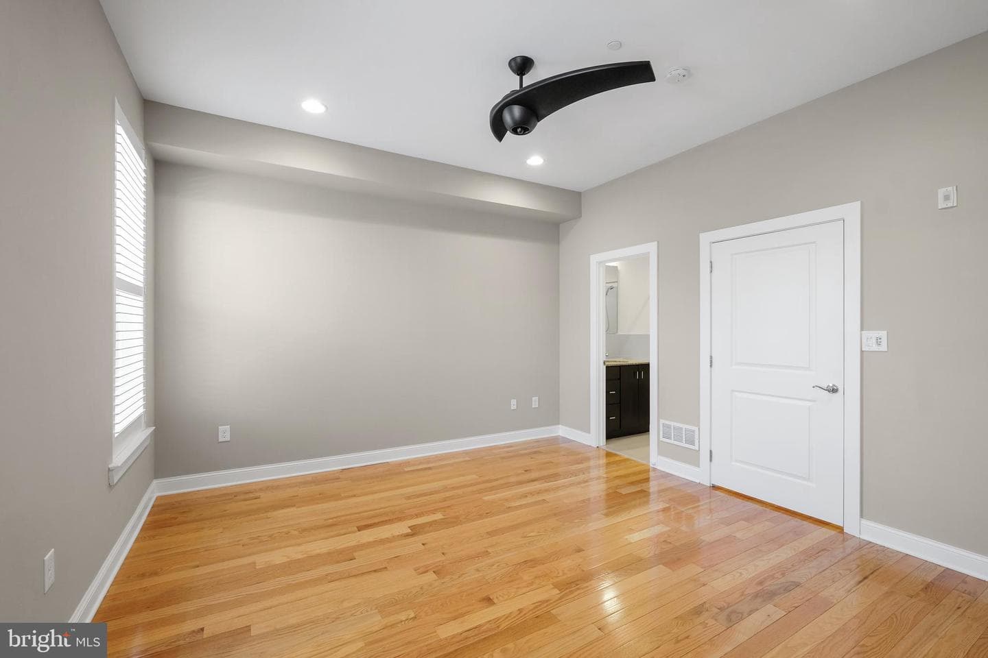 1910 Christian St # D photo 10