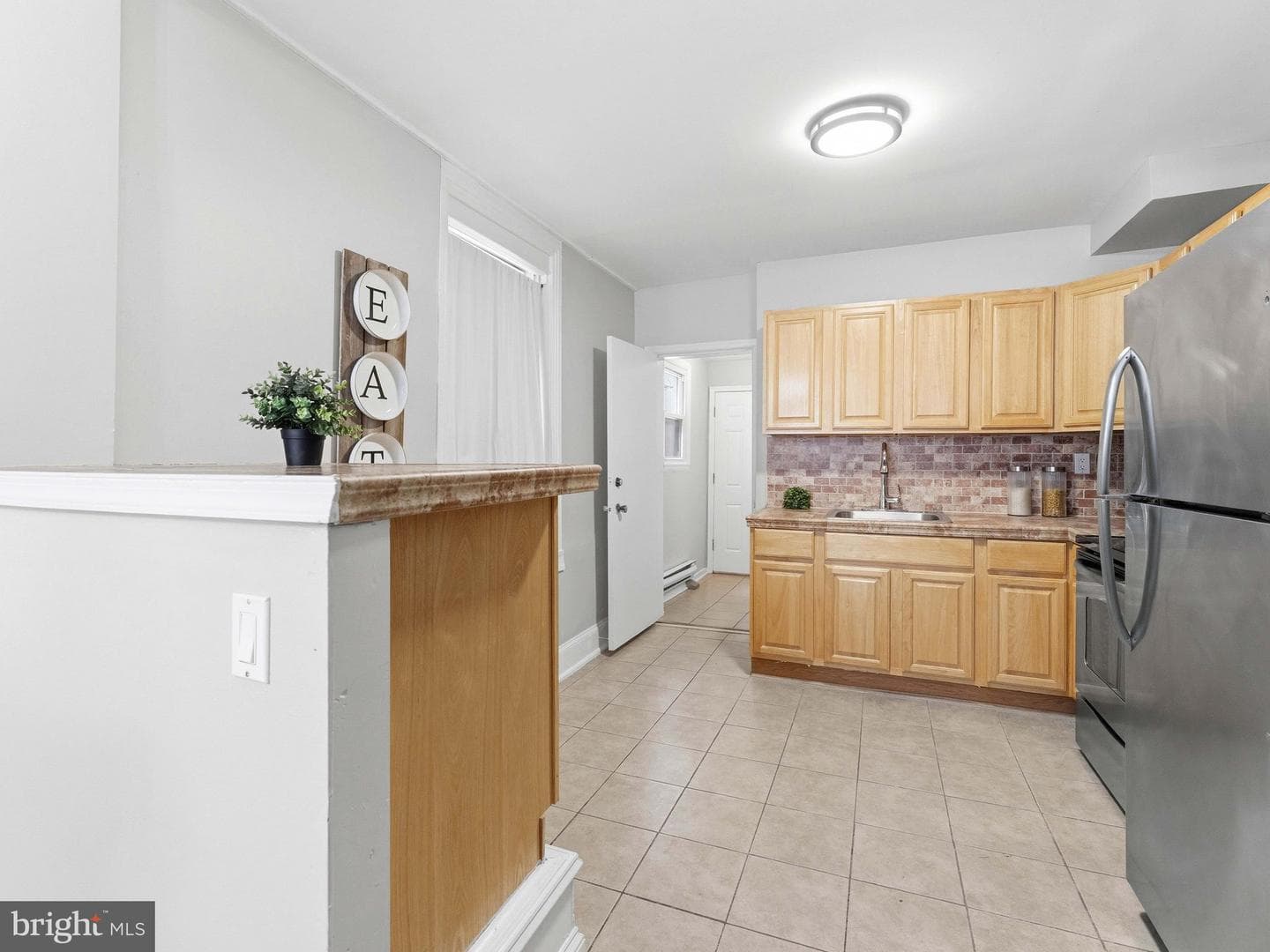 2207 Bainbridge Street photo 9