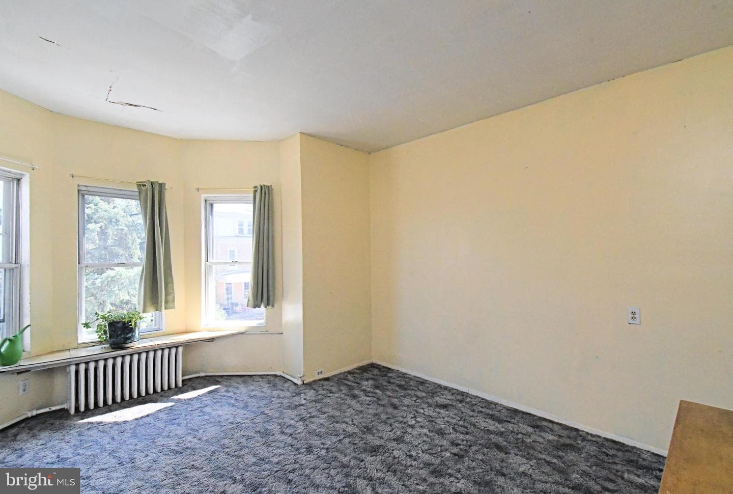 328 Roxborough Avenue photo 34