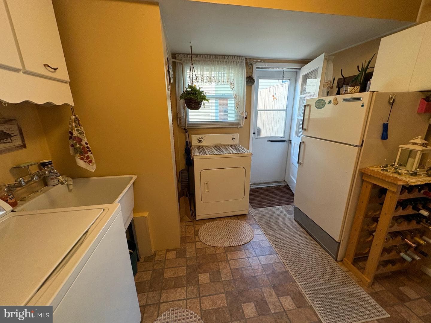 1045 Foster Street photo 10