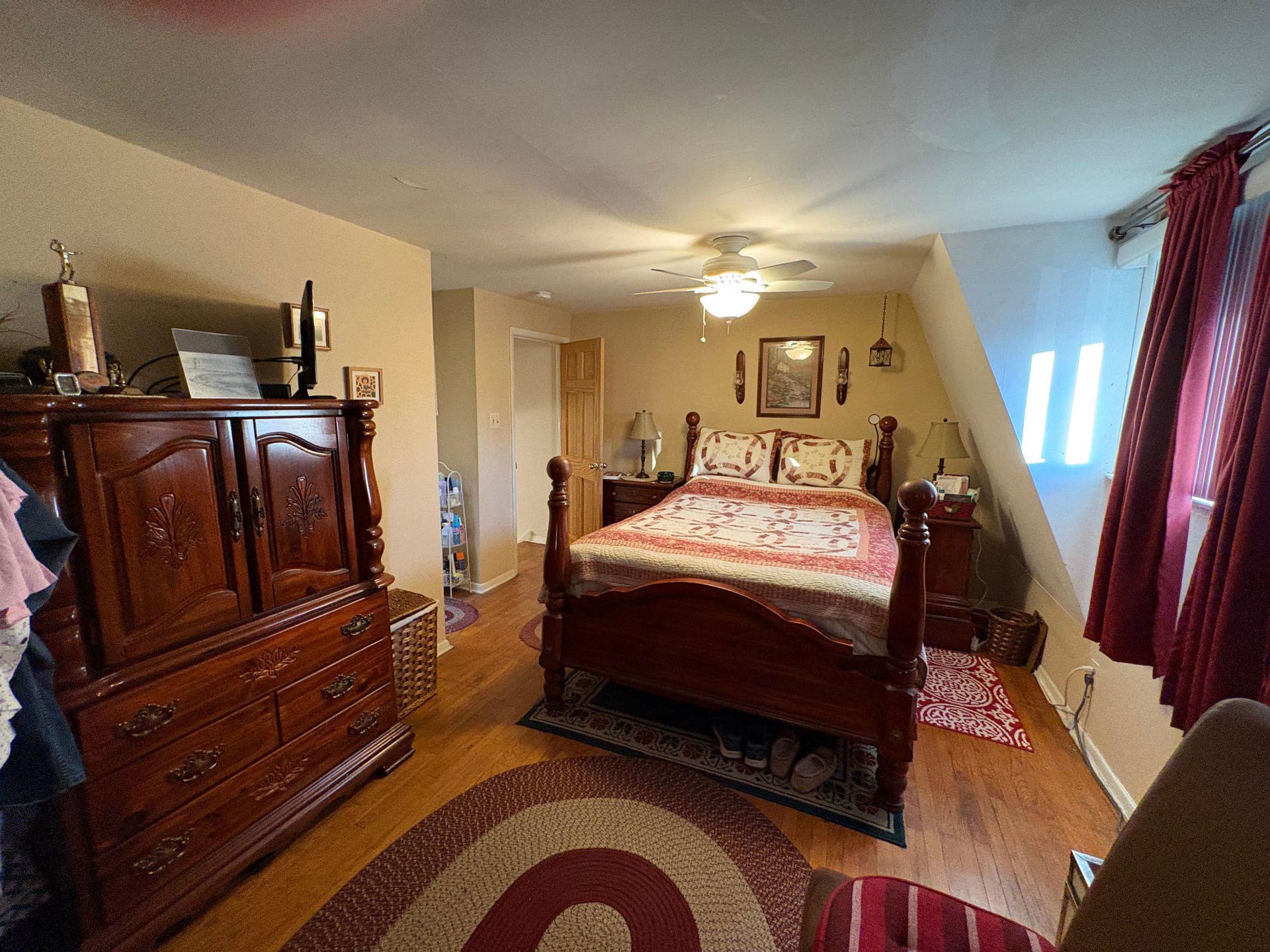 1045 Foster Street photo 15