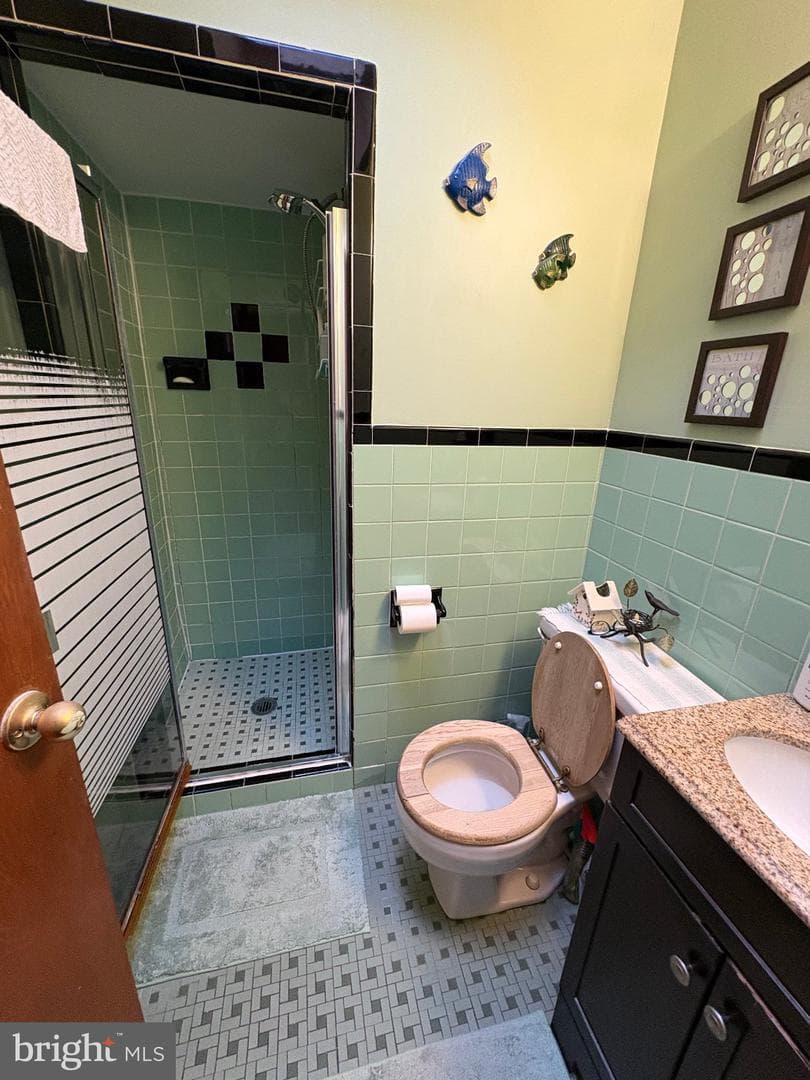 1045 Foster Street photo 17