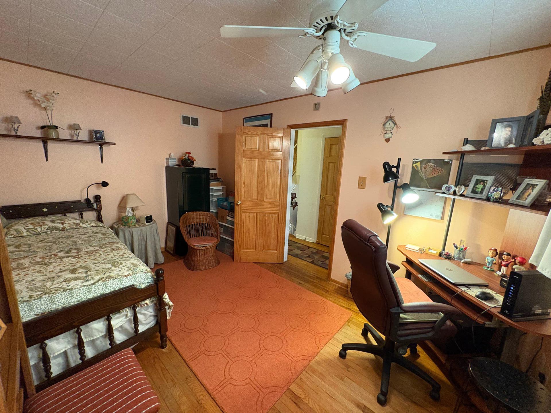 1045 Foster Street photo 18