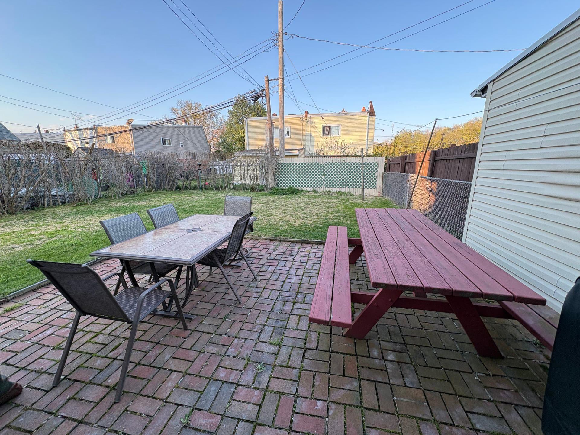 1045 Foster Street photo 5