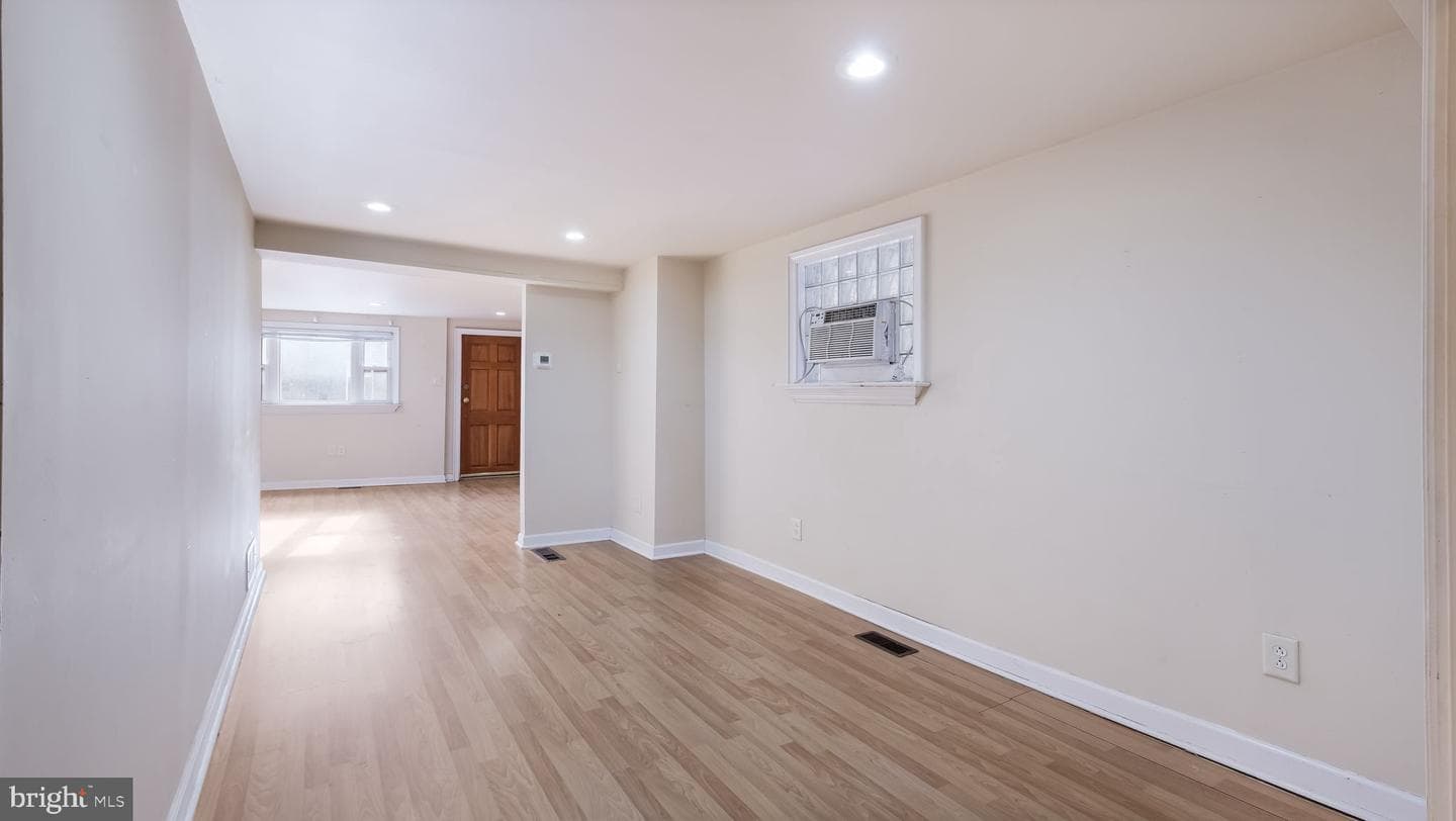 731 Carpenter Street photo 11