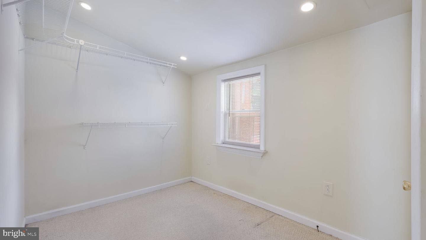 731 Carpenter Street photo 14
