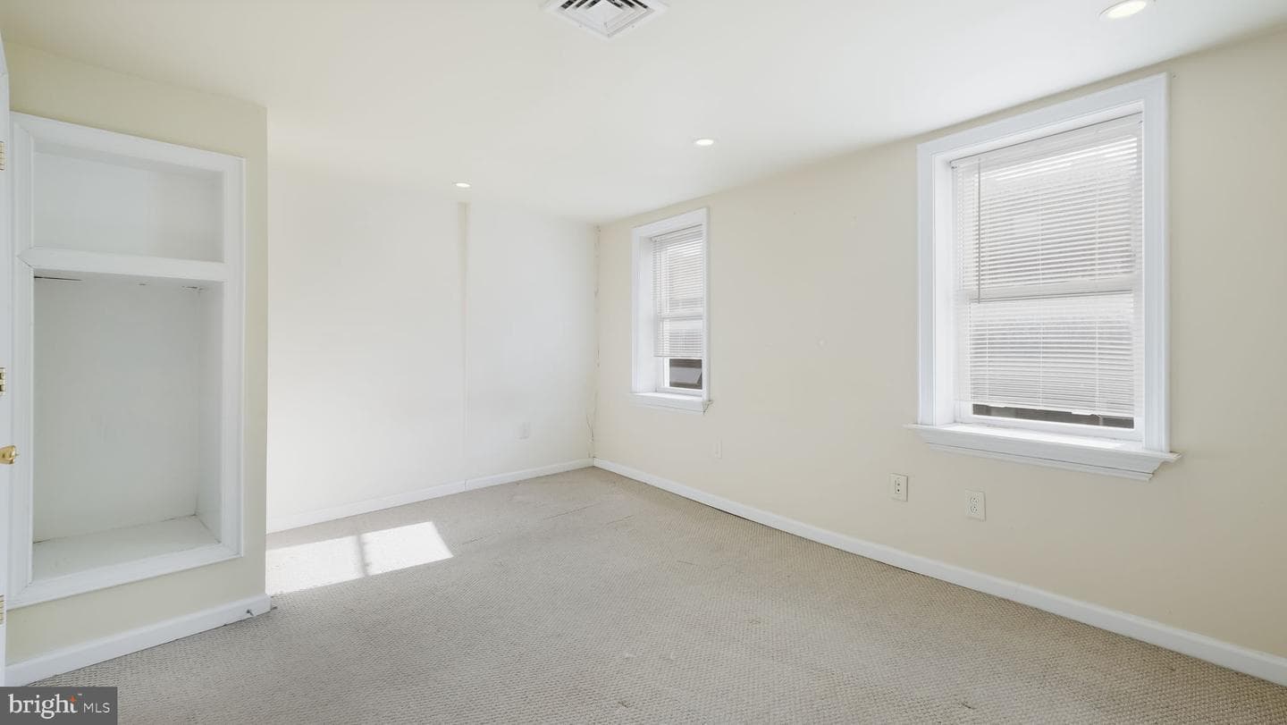 731 Carpenter Street photo 15