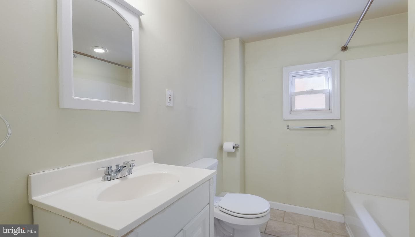 731 Carpenter Street photo 17