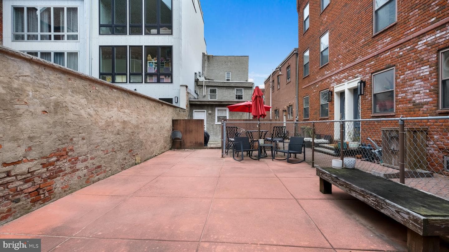 731 Carpenter Street photo 28