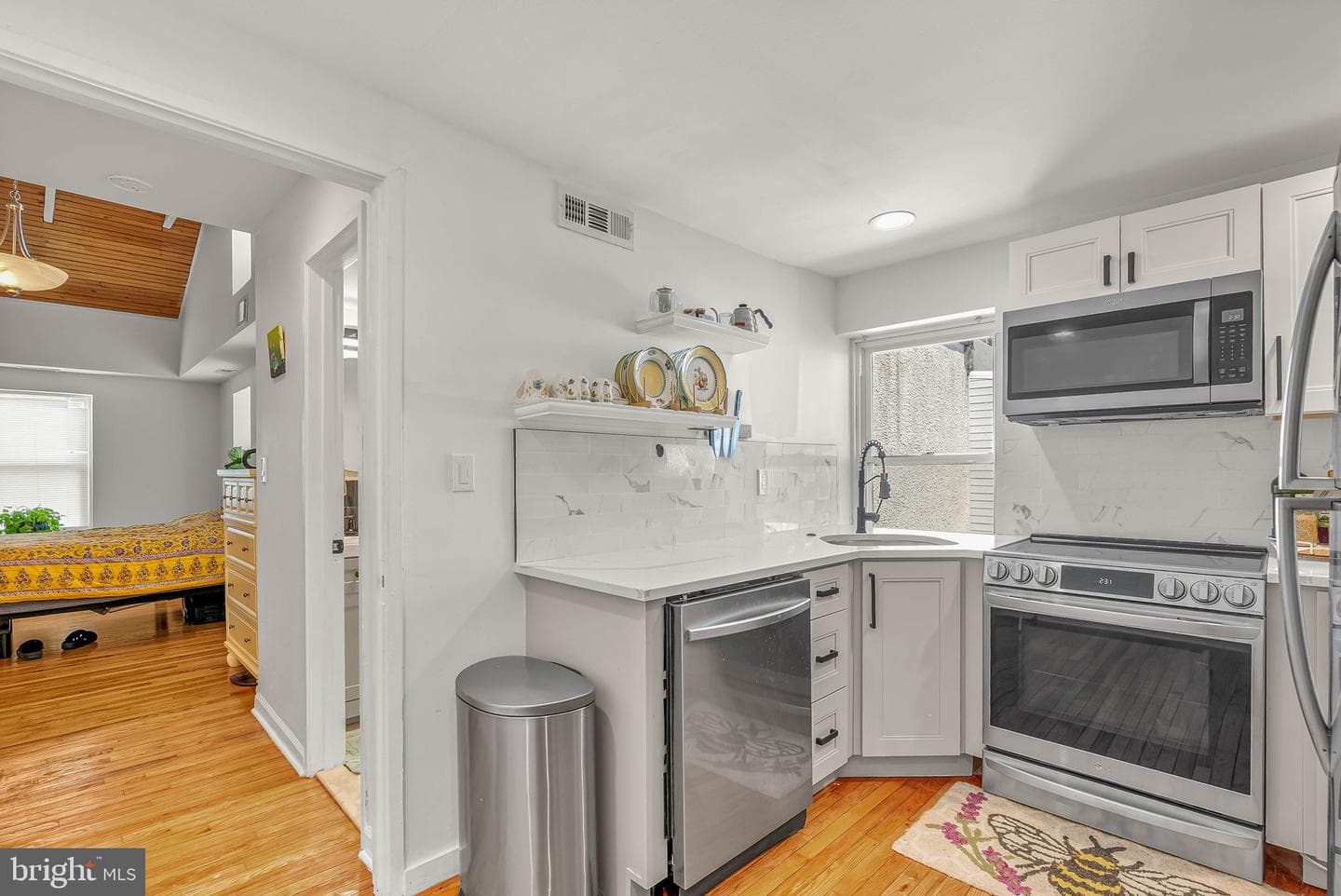 4146 Pechin Street photo 8