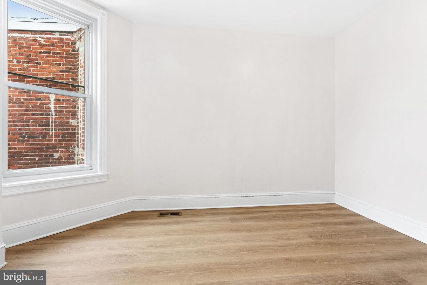 2042 S Cecil Street photo 13