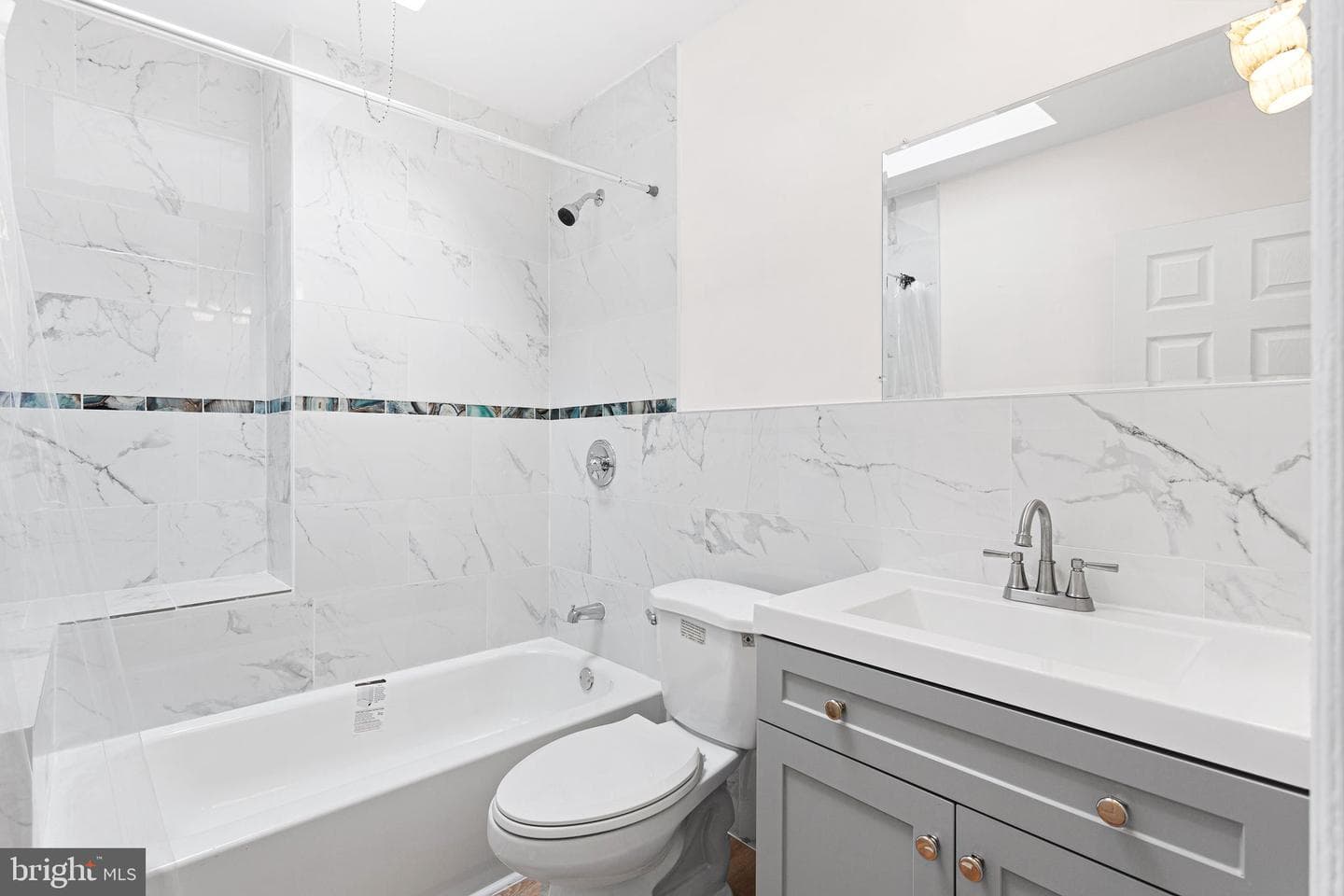 2042 S Cecil Street photo 15