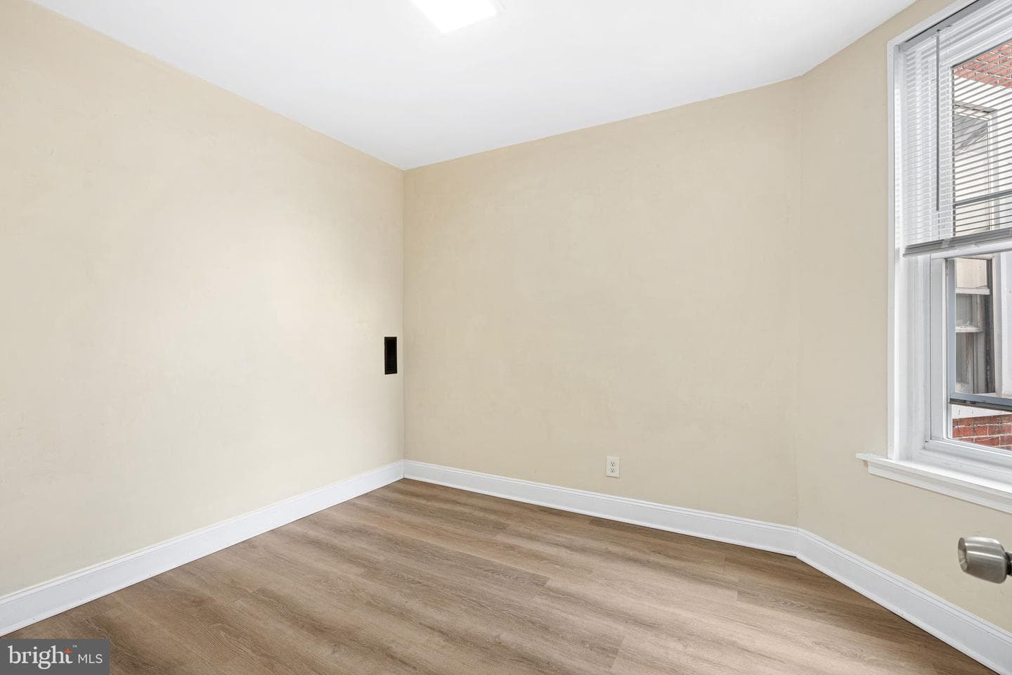 5428 Regent Street photo 21