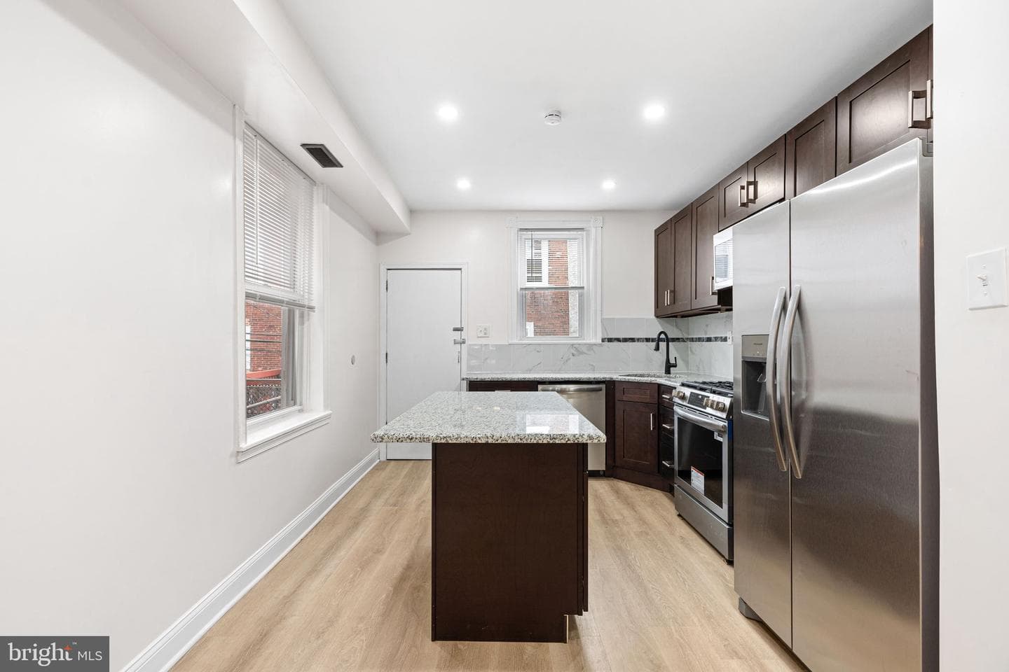 5428 Regent Street photo 6