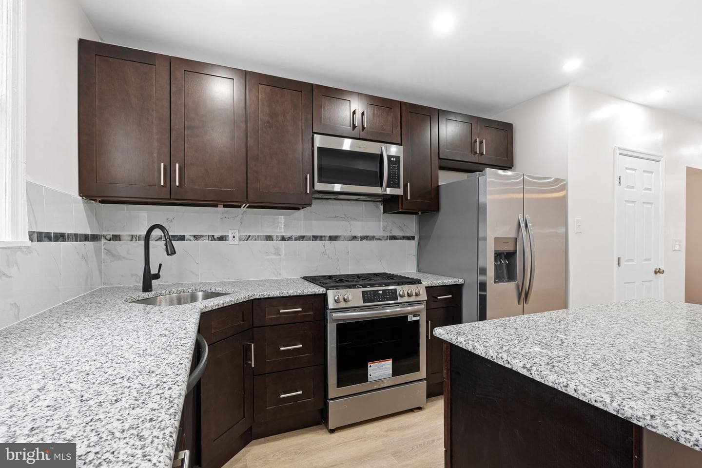 5428 Regent Street photo 7