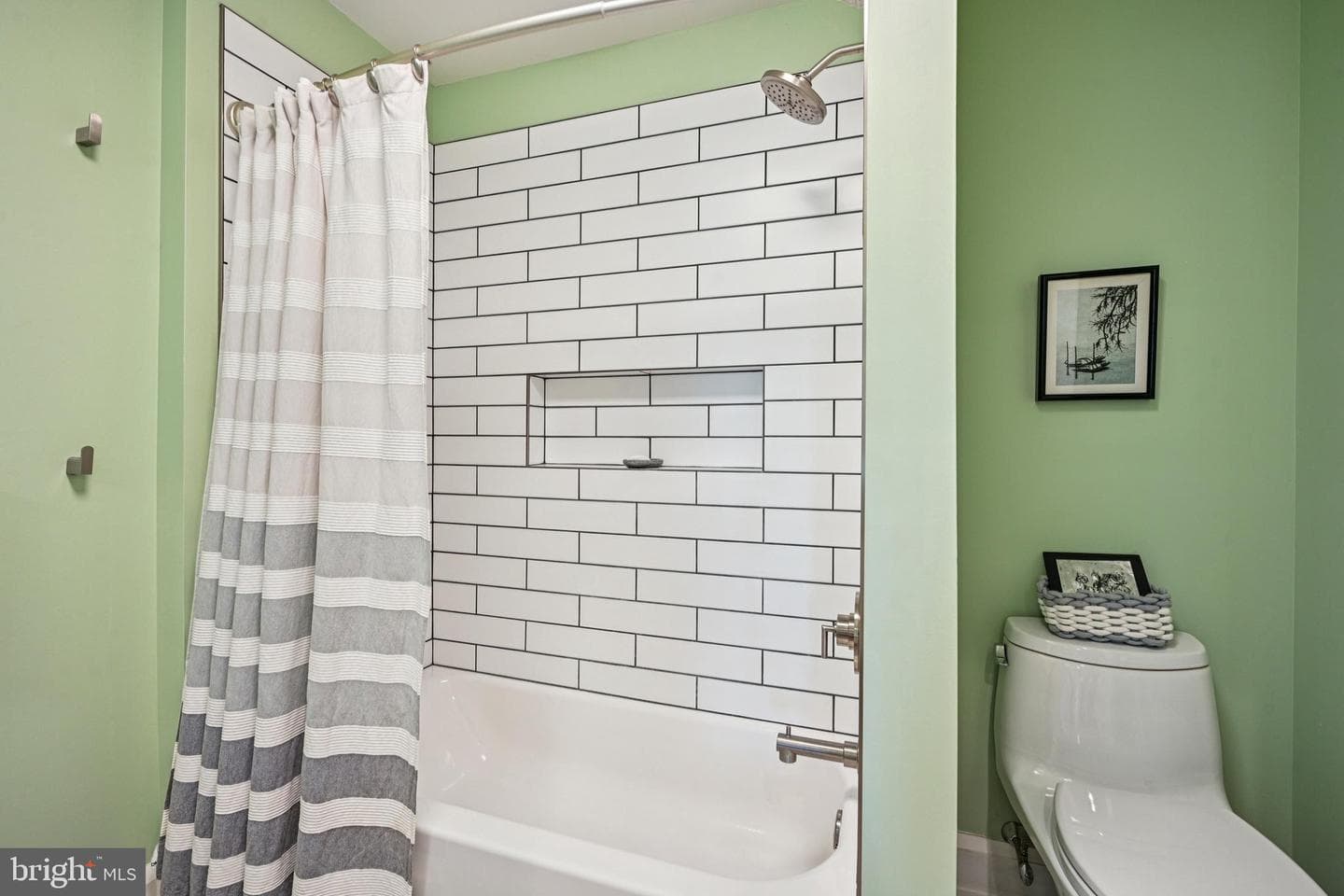 736 Carpenter Street photo 27