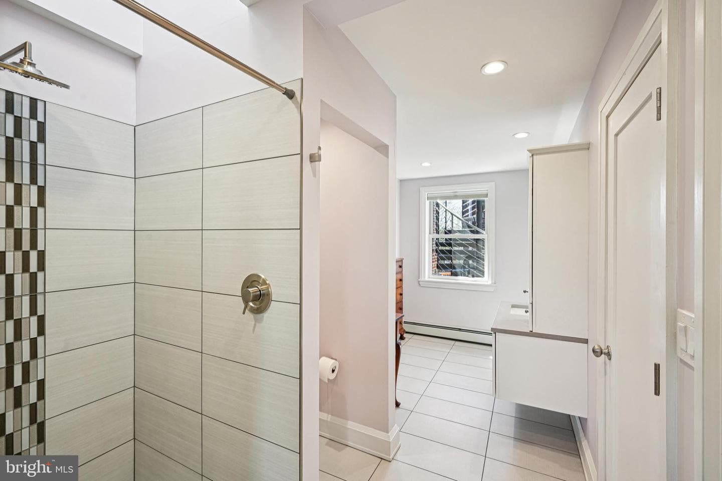 736 Carpenter Street photo 31