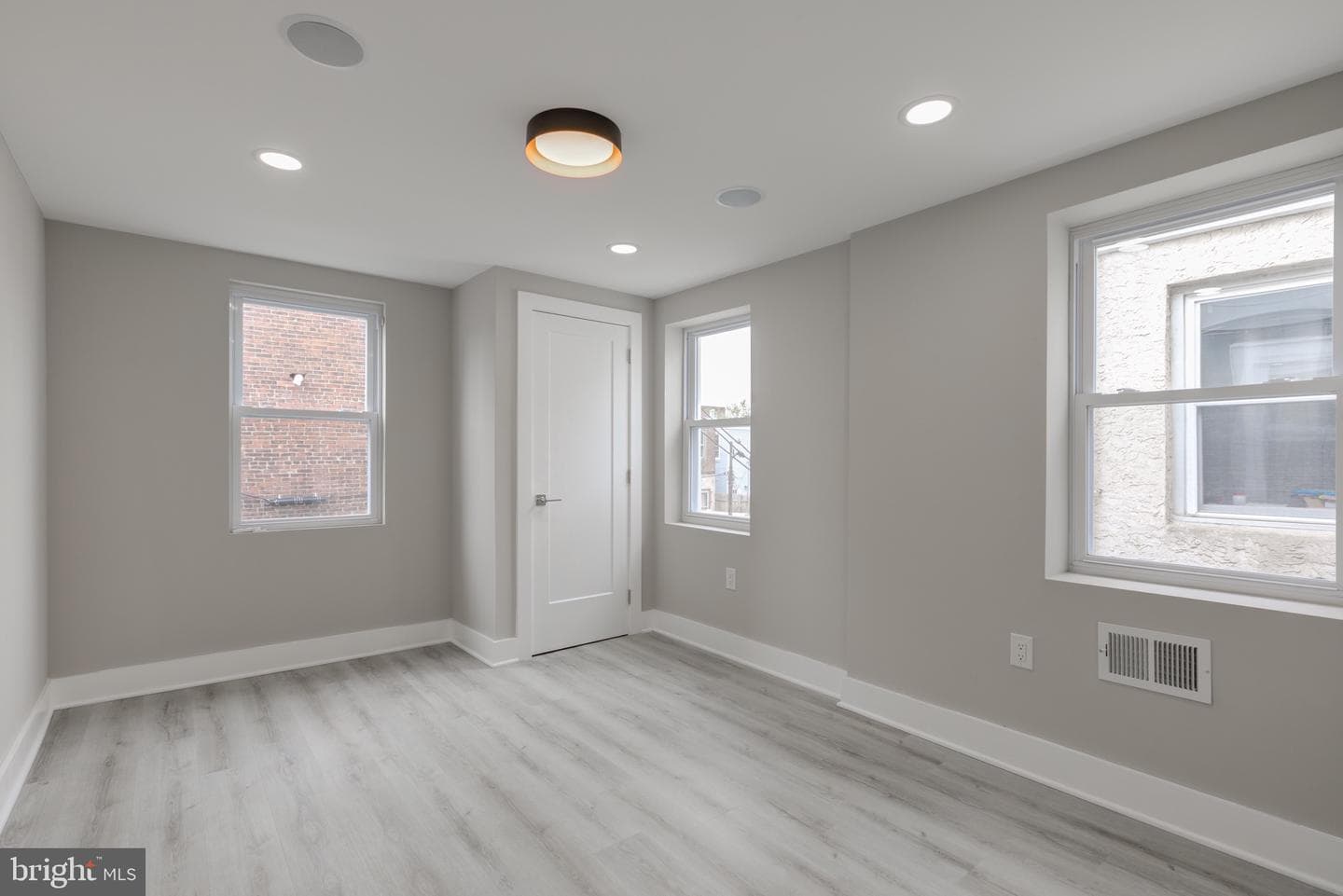 2180 E Cumberland Street photo 21