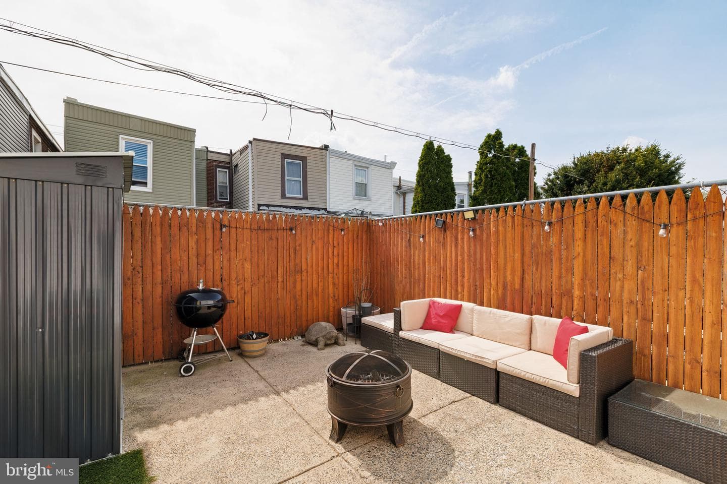 2318 E Letterly Street photo 15