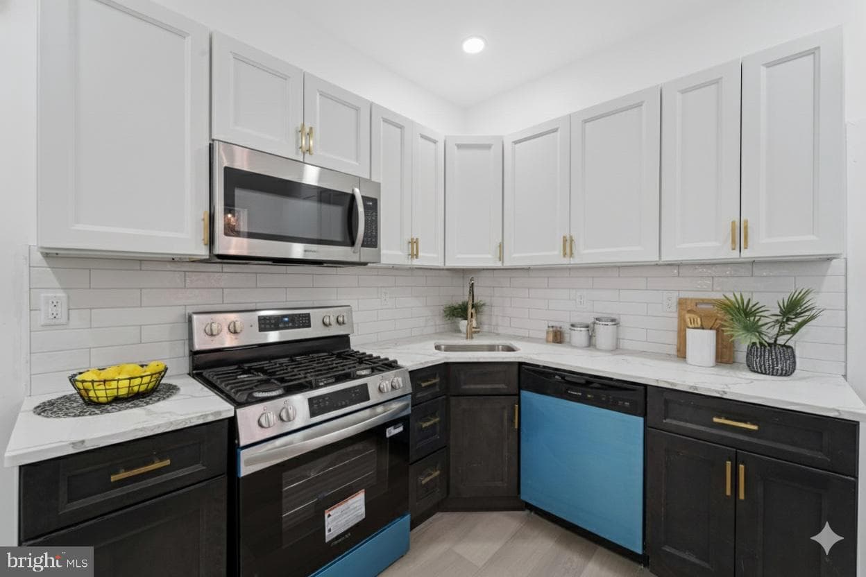 537 N Wanamaker Street photo 12