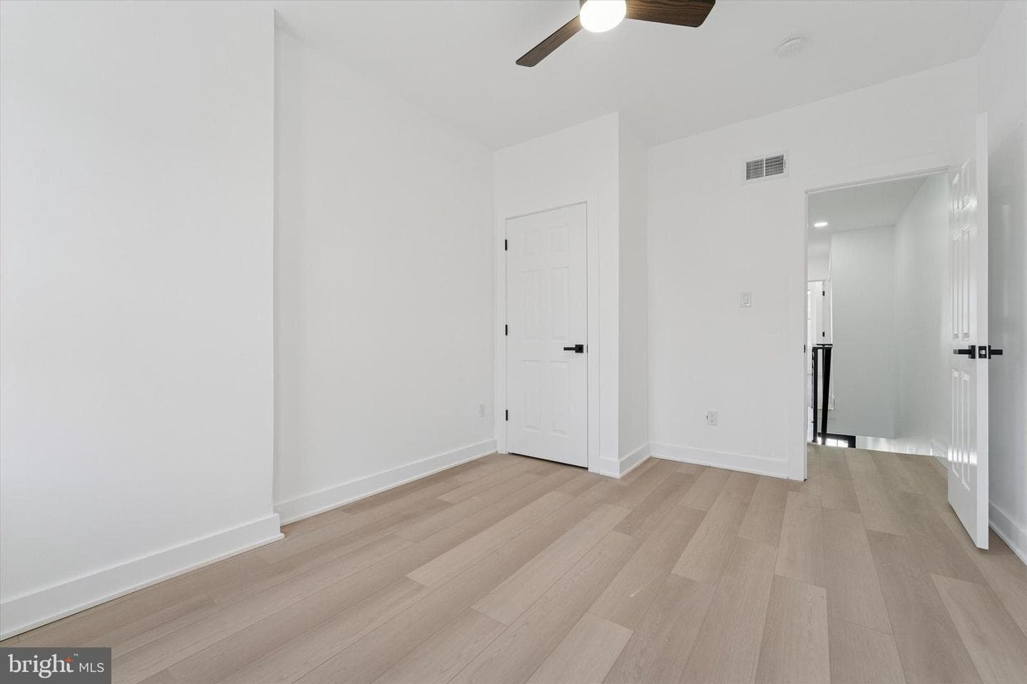 537 N Wanamaker Street photo 19