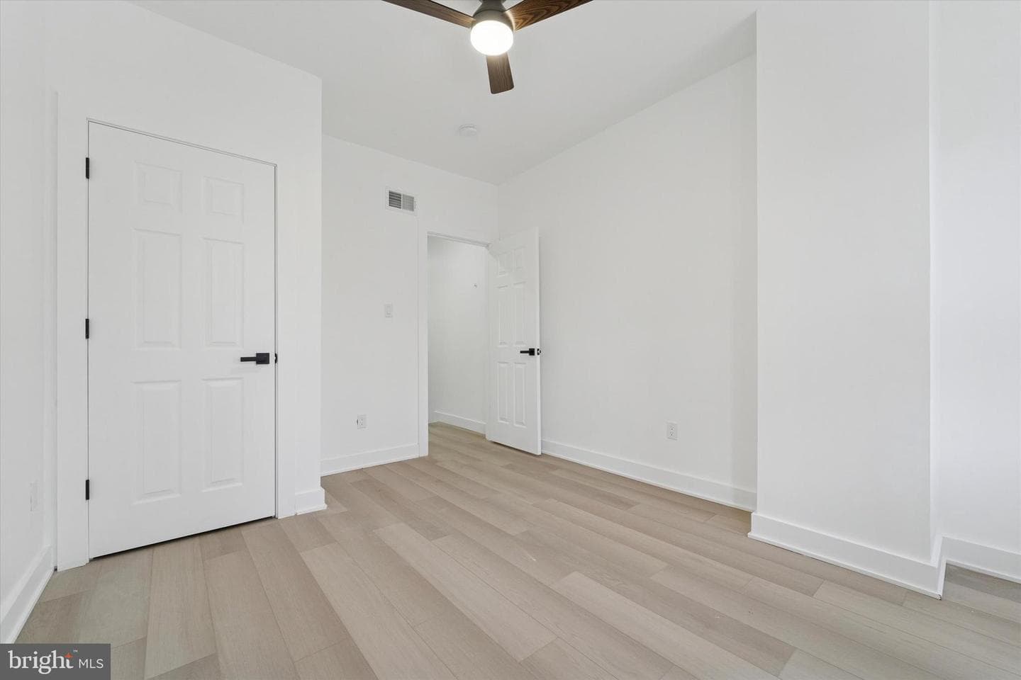 537 N Wanamaker Street photo 20