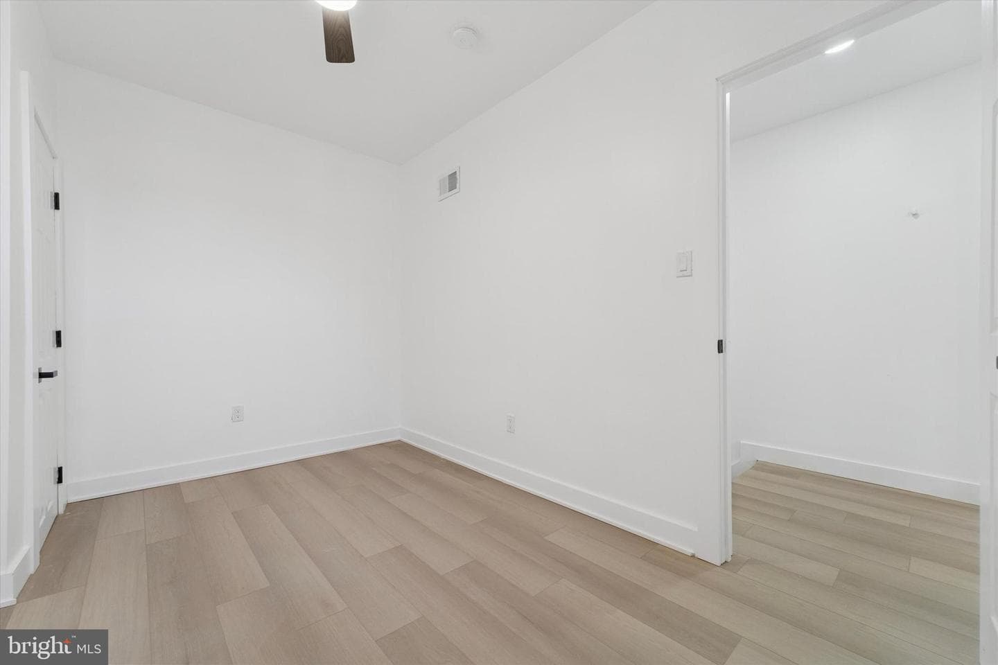 537 N Wanamaker Street photo 24