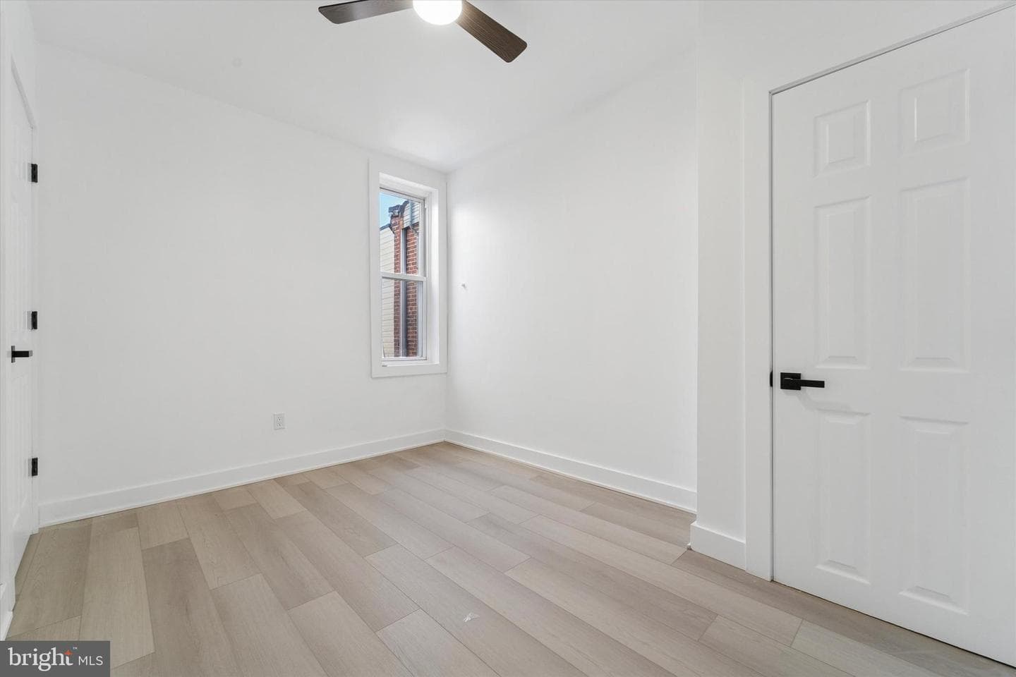 537 N Wanamaker Street photo 25